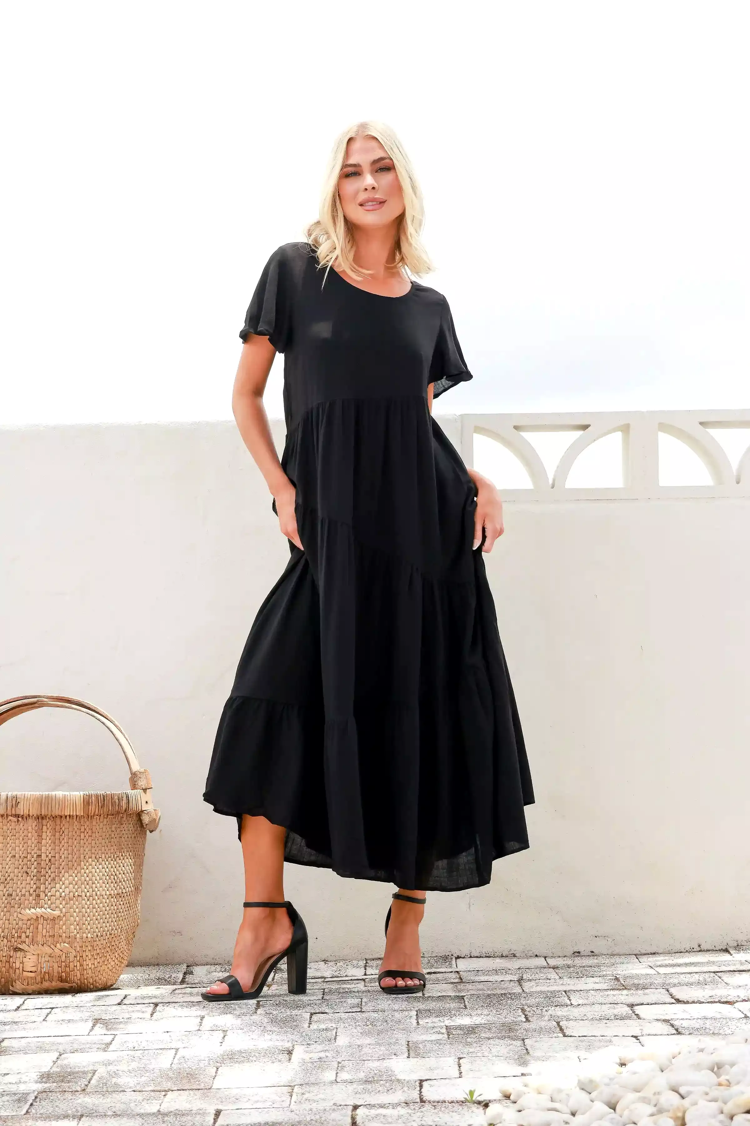 Alessia Linen Maxi Dress - Black