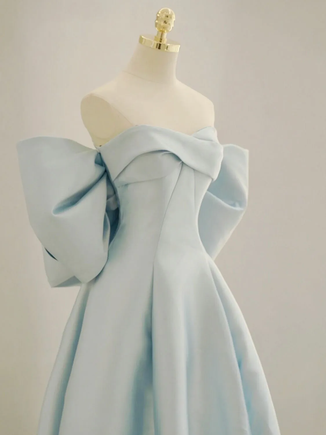 Light Blue A-line Strapless Satin Long Formal Dress with Bow Back