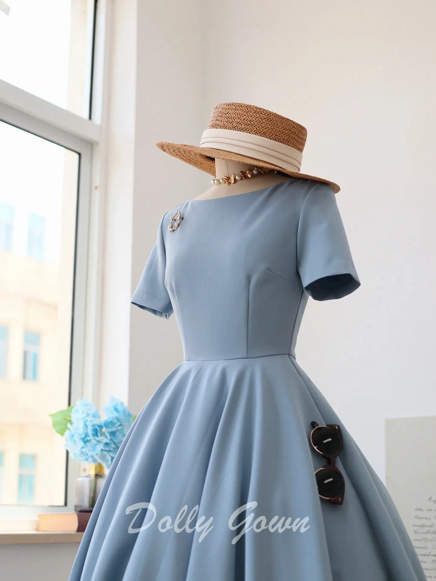 Light Blue Short 1950s Vintage Style Dress with Short Sleeves